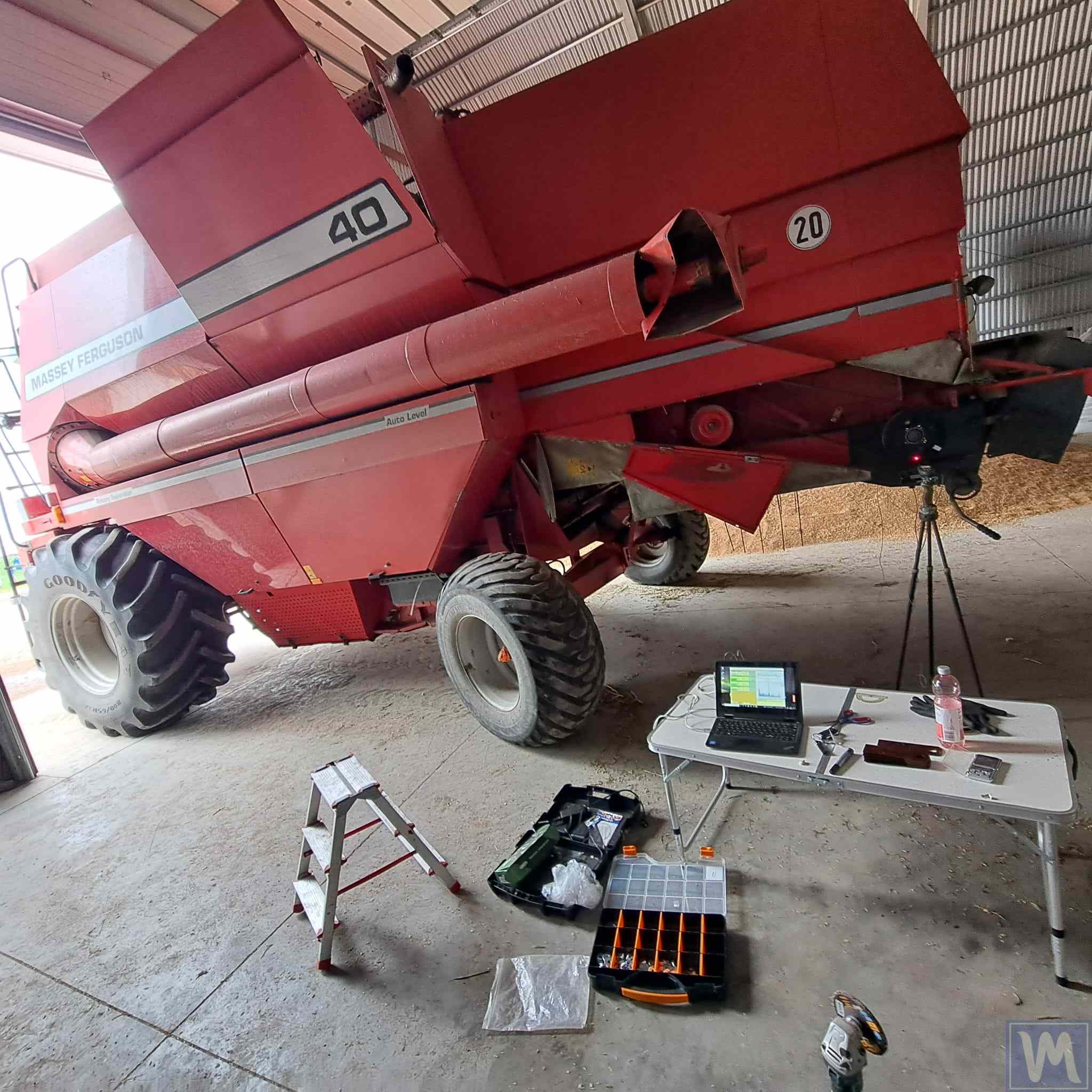Massey Ferguson kombaino rotoriaus balansavimas vietoje naudojant Vibromera įrangą